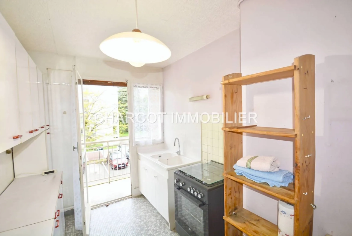 Appartement 3 pièces avec cave, garage et vue dégagée à Sainte-Foy-lès-Lyon 