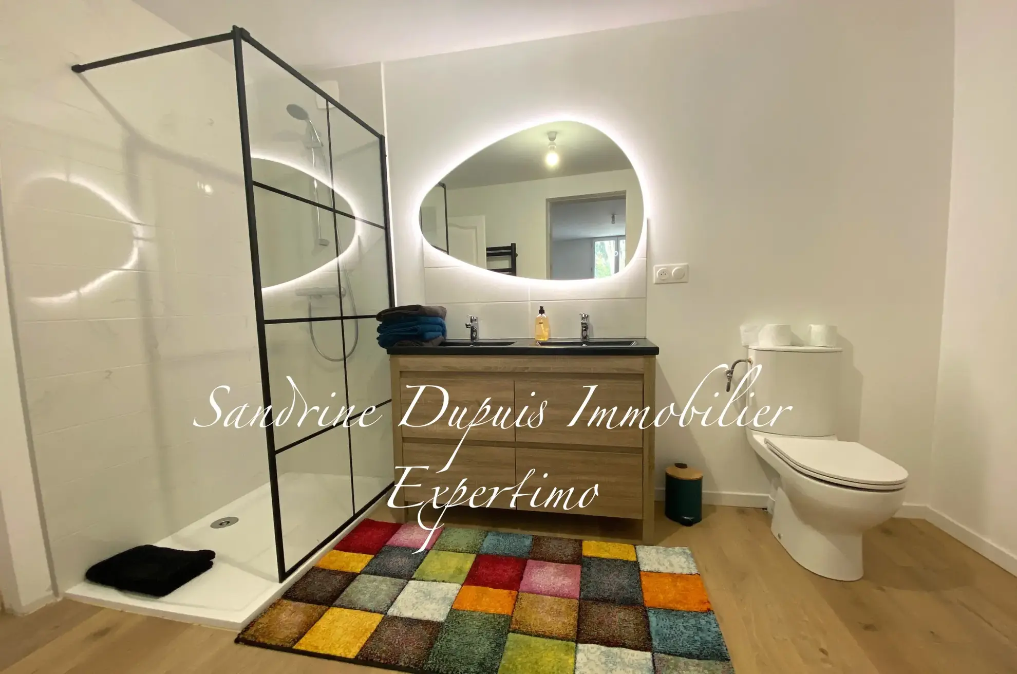 Maison charentaise entièrement rénovée avec 3 chambres, garage et belle vue campagne près de Saintes 