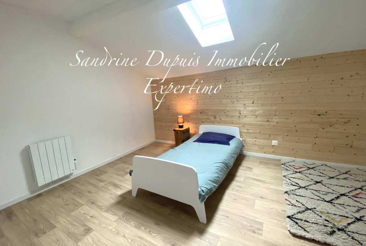 Maison charentaise entièrement rénovée avec 3 chambres, garage et belle vue campagne près de Saintes 