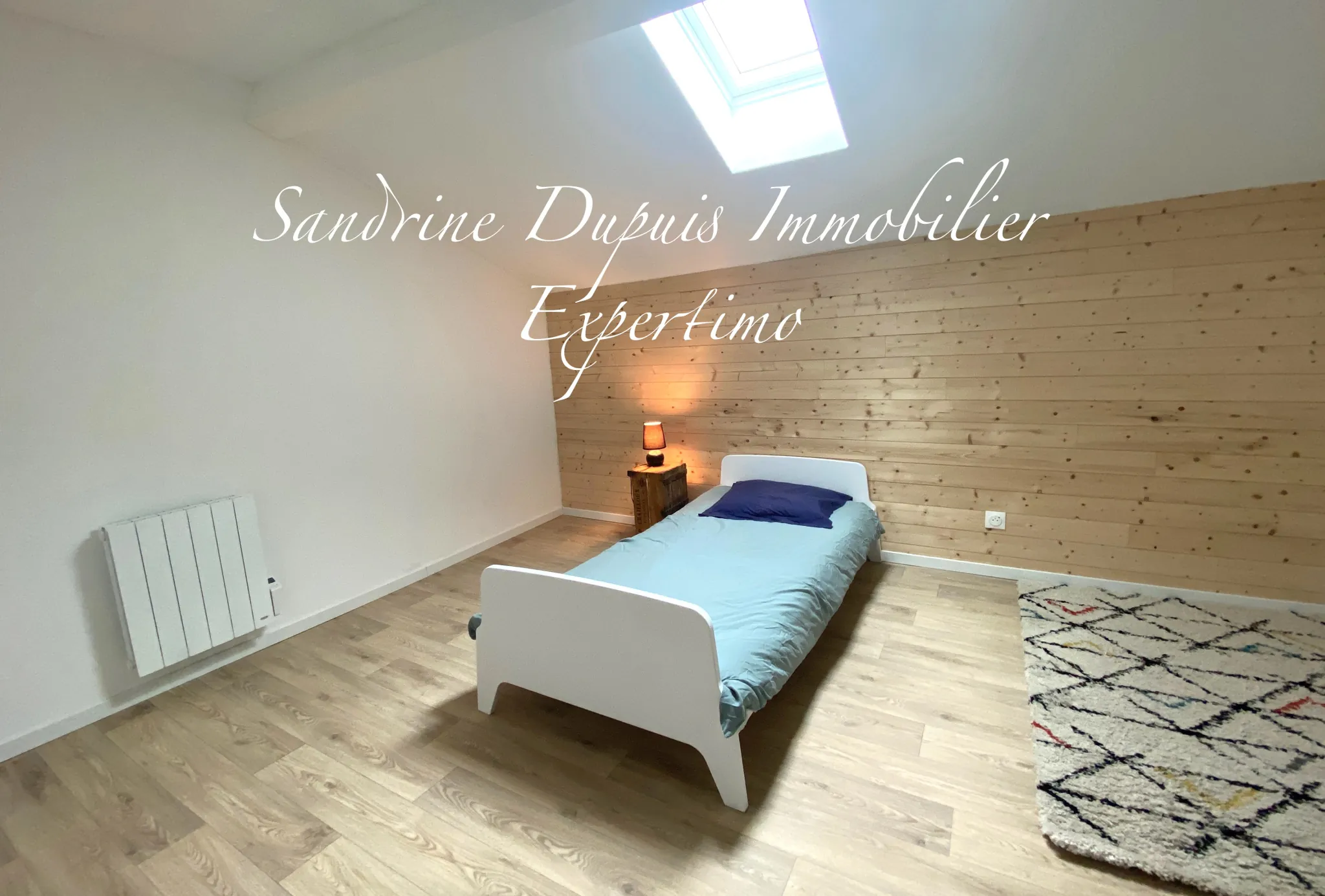 Maison charentaise entièrement rénovée avec 3 chambres, garage et belle vue campagne près de Saintes 