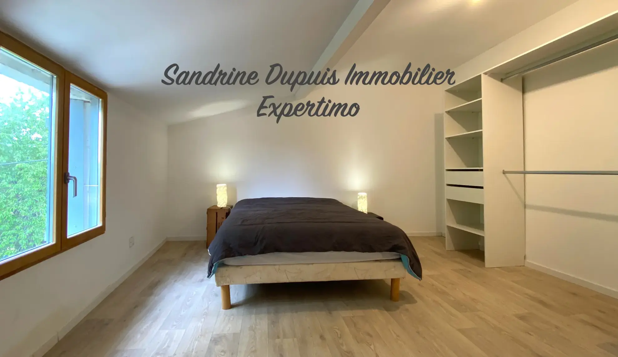 Maison charentaise entièrement rénovée avec 3 chambres, garage et belle vue campagne près de Saintes 