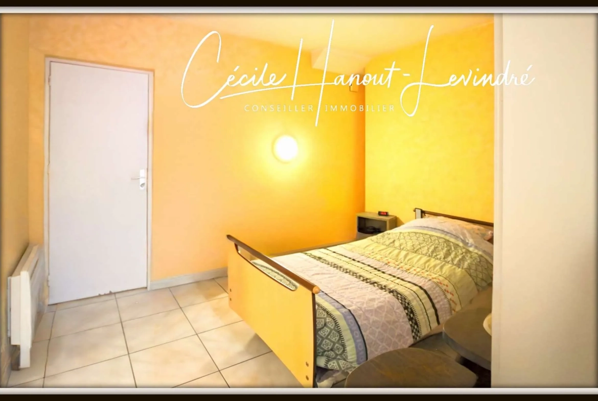 Immeuble locatif à Pontorson avec deux appartements et terrasse exposée 