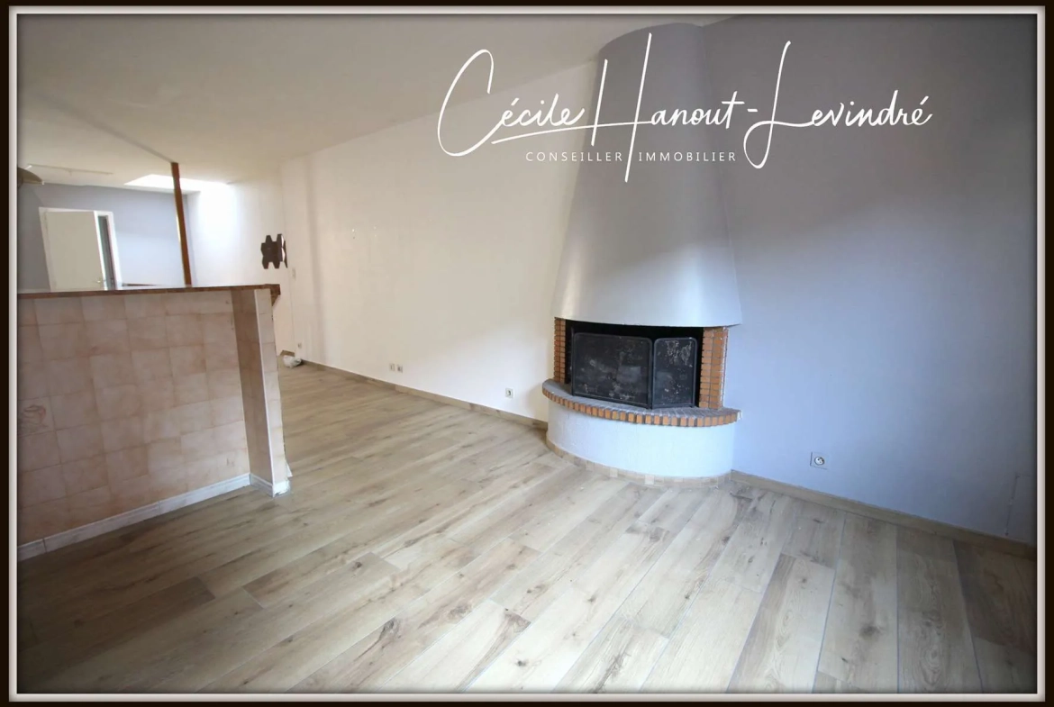 Immeuble locatif à Pontorson avec deux appartements et terrasse exposée 