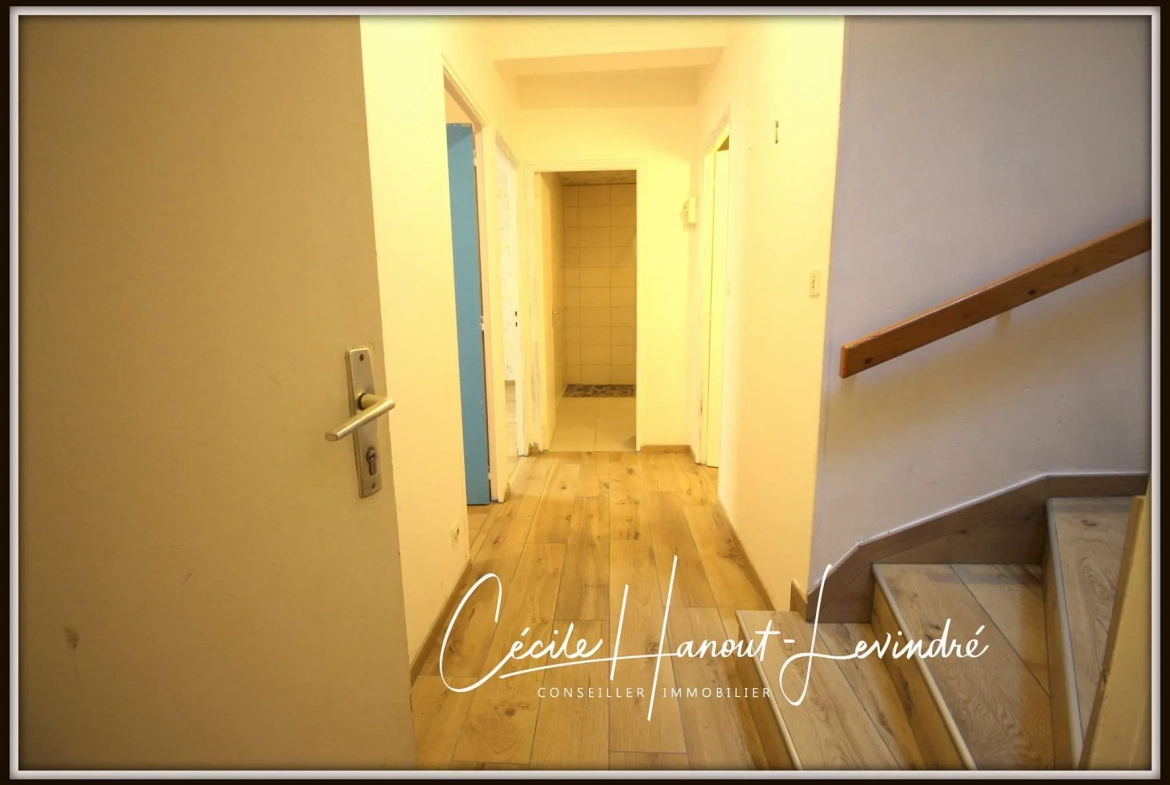 Immeuble locatif à Pontorson avec deux appartements et terrasse exposée 