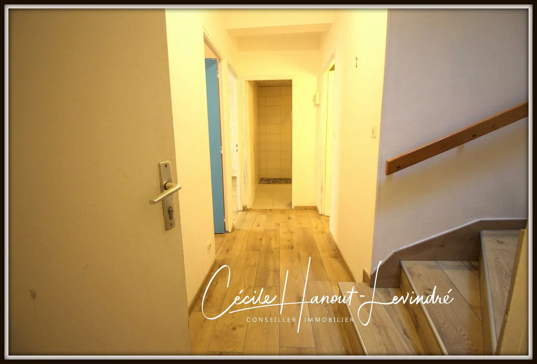 Immeuble locatif à Pontorson avec deux appartements et terrasse exposée 