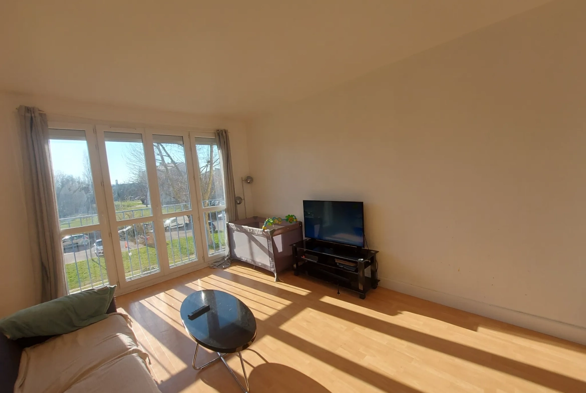 Appartement 2 pièces lumineux de 52 m² à Mantes-la-Jolie avec parking et cave 