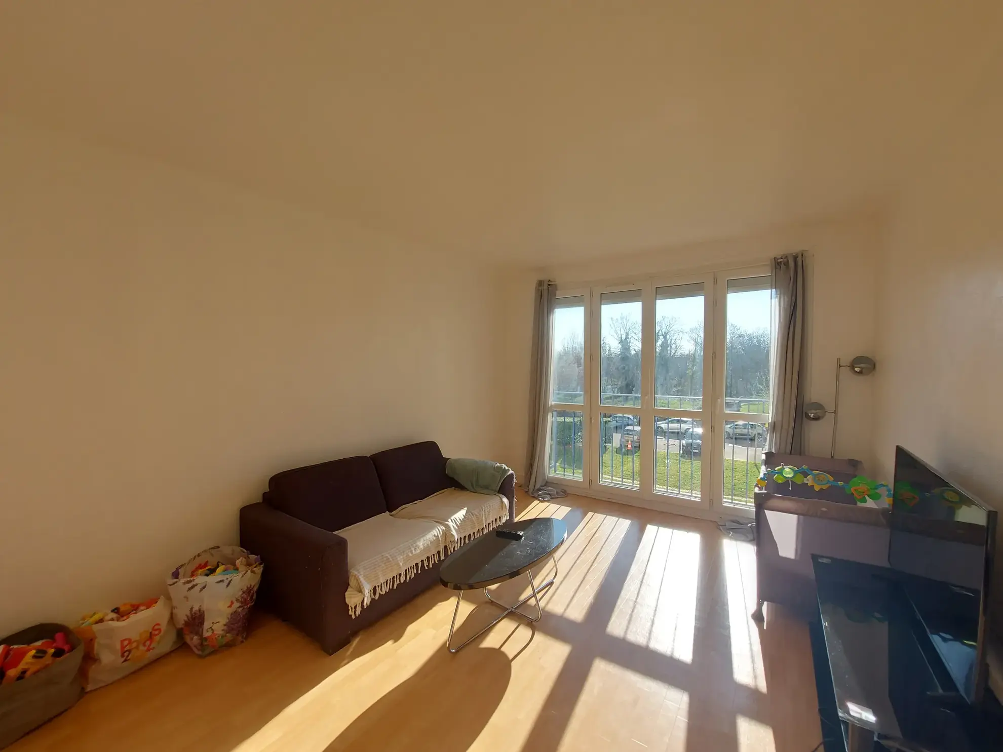 Appartement 2 pièces lumineux de 52 m² à Mantes-la-Jolie avec parking et cave 