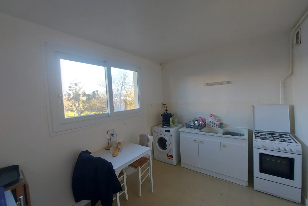 Appartement 2 pièces lumineux de 52 m² à Mantes-la-Jolie avec parking et cave 