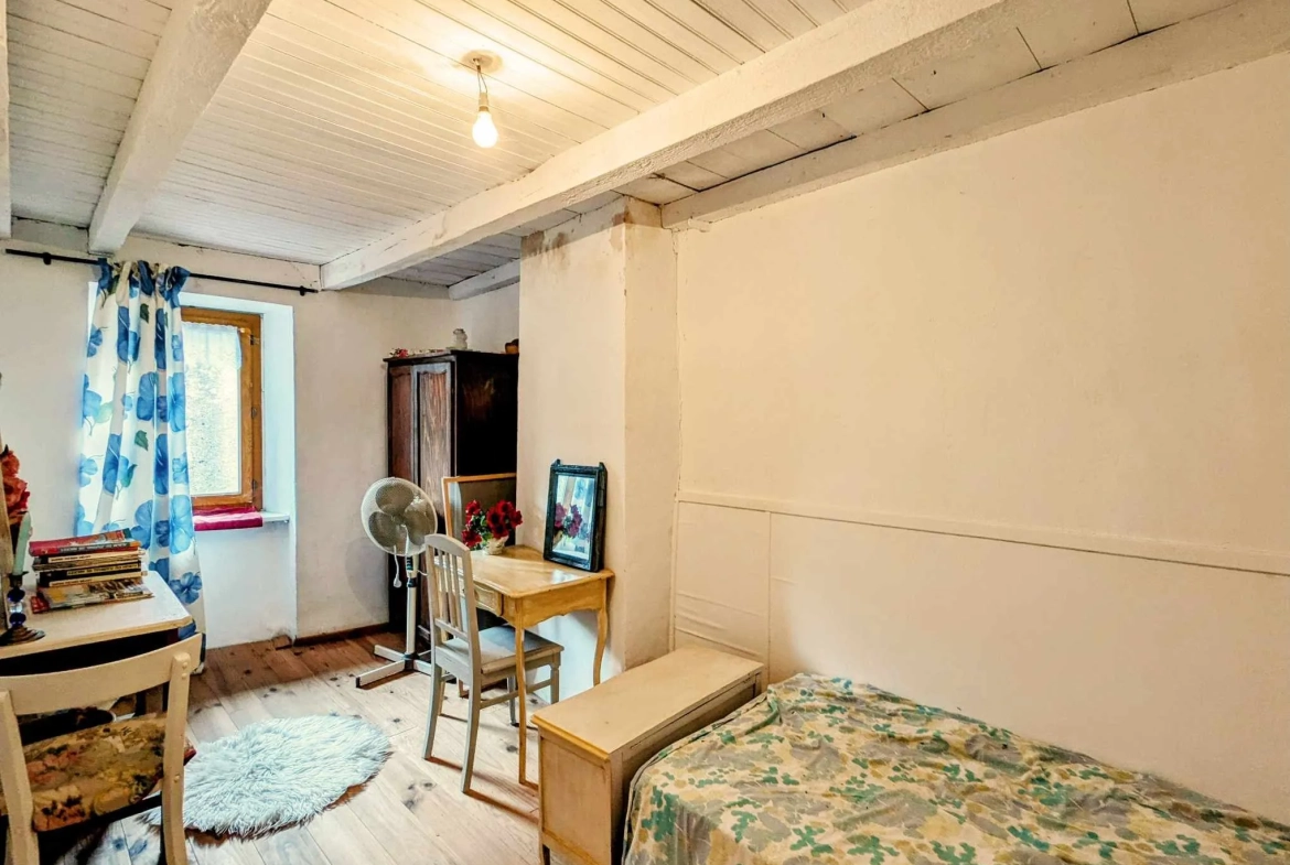 Maison de village à Cambons-et-Salvergues, proche nature, à petit prix 