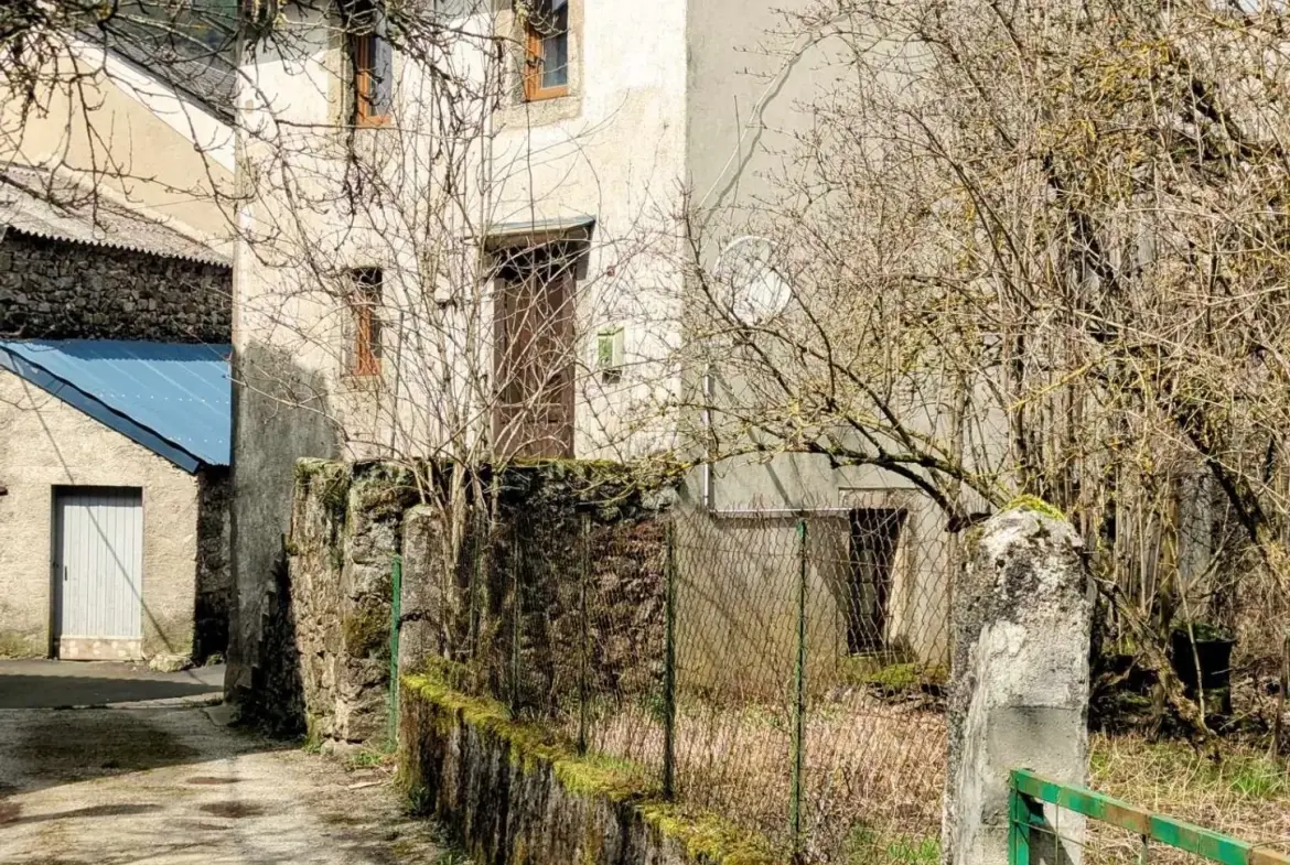 Maison de village à Cambons-et-Salvergues, proche nature, à petit prix 