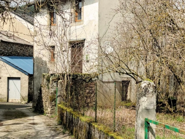 Maison de village à Cambons-et-Salvergues, proche nature, à petit prix