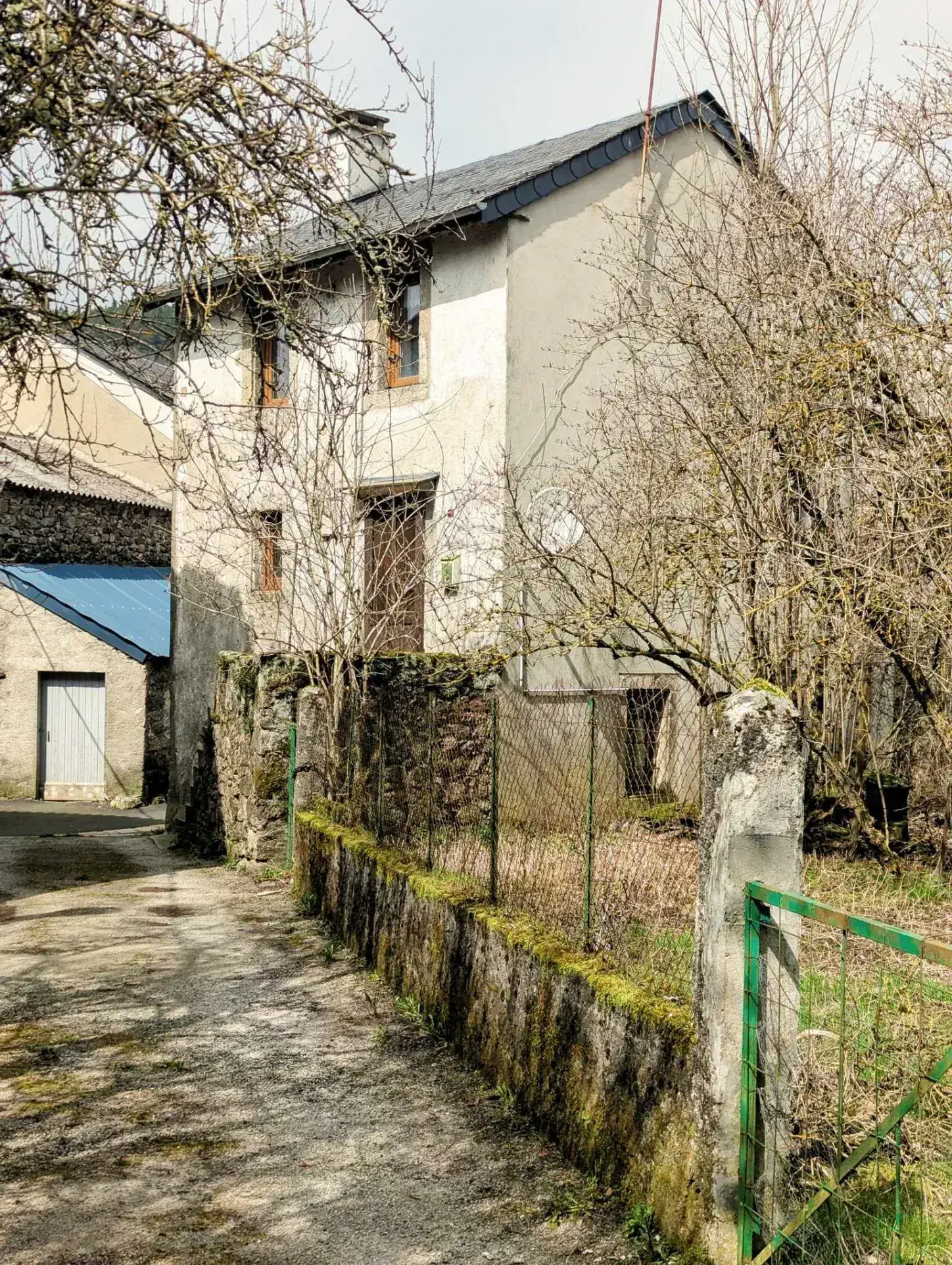 Maison de village à Cambons-et-Salvergues, proche nature, à petit prix 