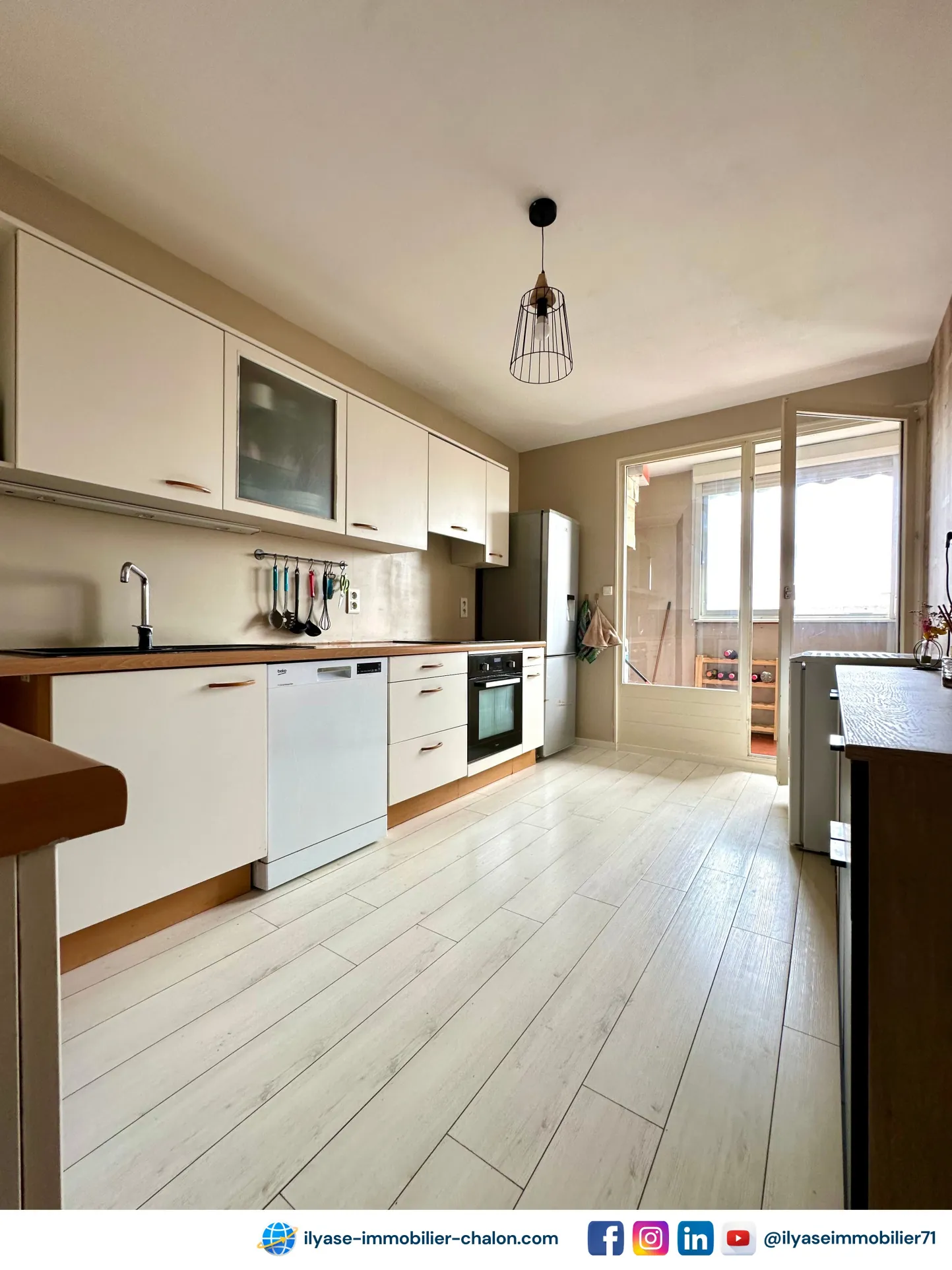 Appartement T4 lumineux de 78 m² avec deux balcons et stationnement à Chalon-sur-Saône 