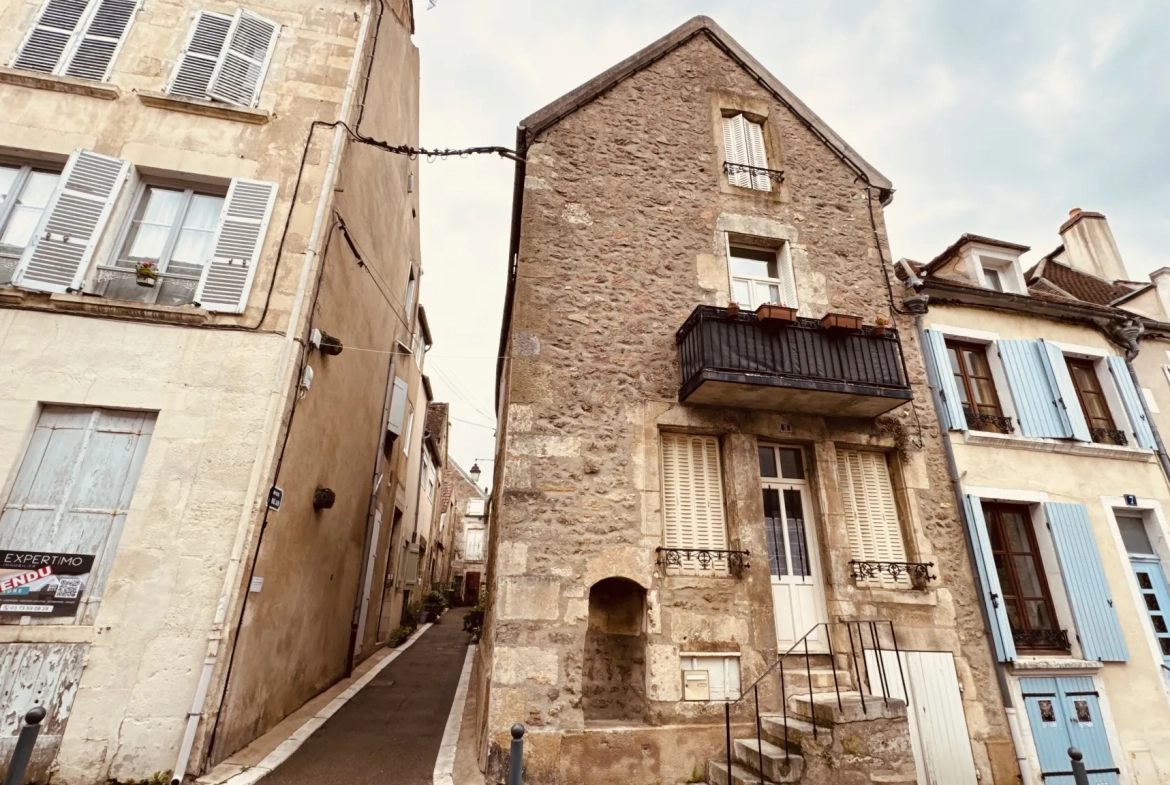 Investissement immobilier à Avallon : immeuble de rapport avec 3 logements en pierre apparente 