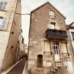 Investissement immobilier à Avallon : immeuble de rapport avec 3 logements en pierre apparente