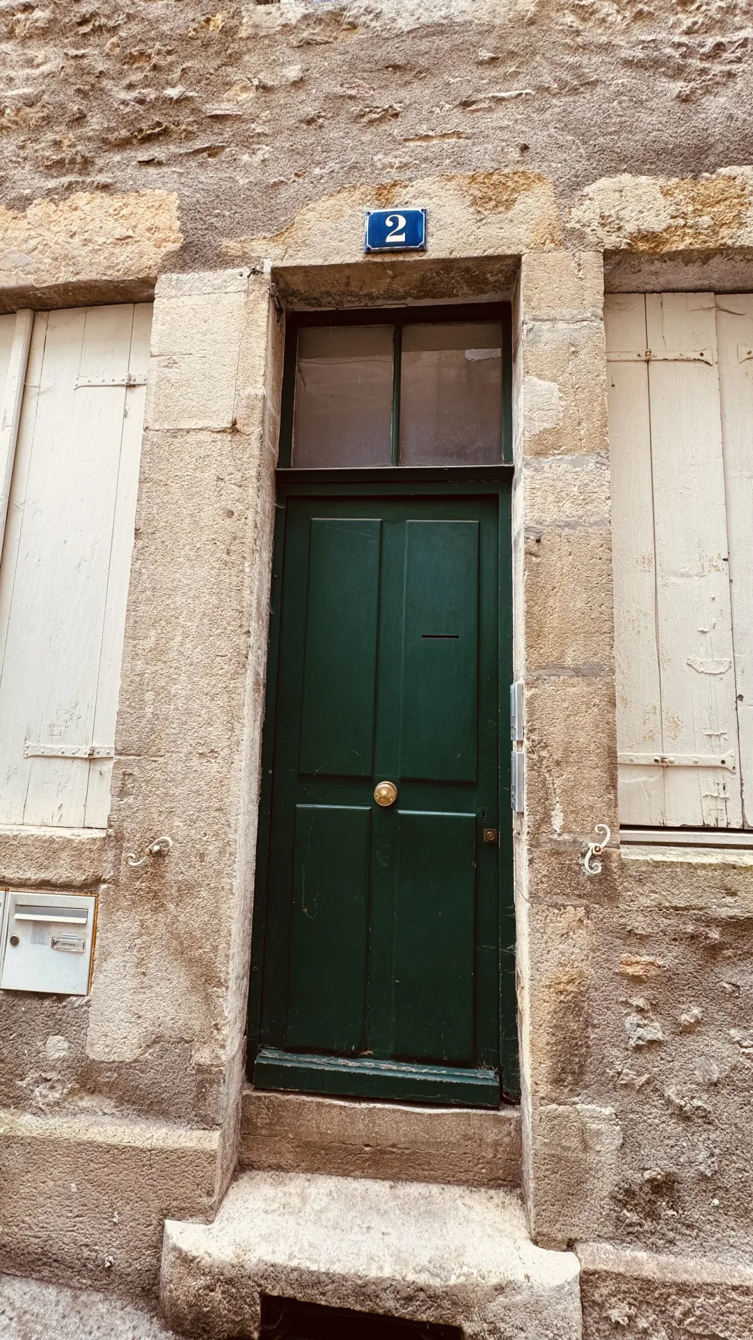 Investissement immobilier à Avallon : immeuble de rapport avec 3 logements en pierre apparente 