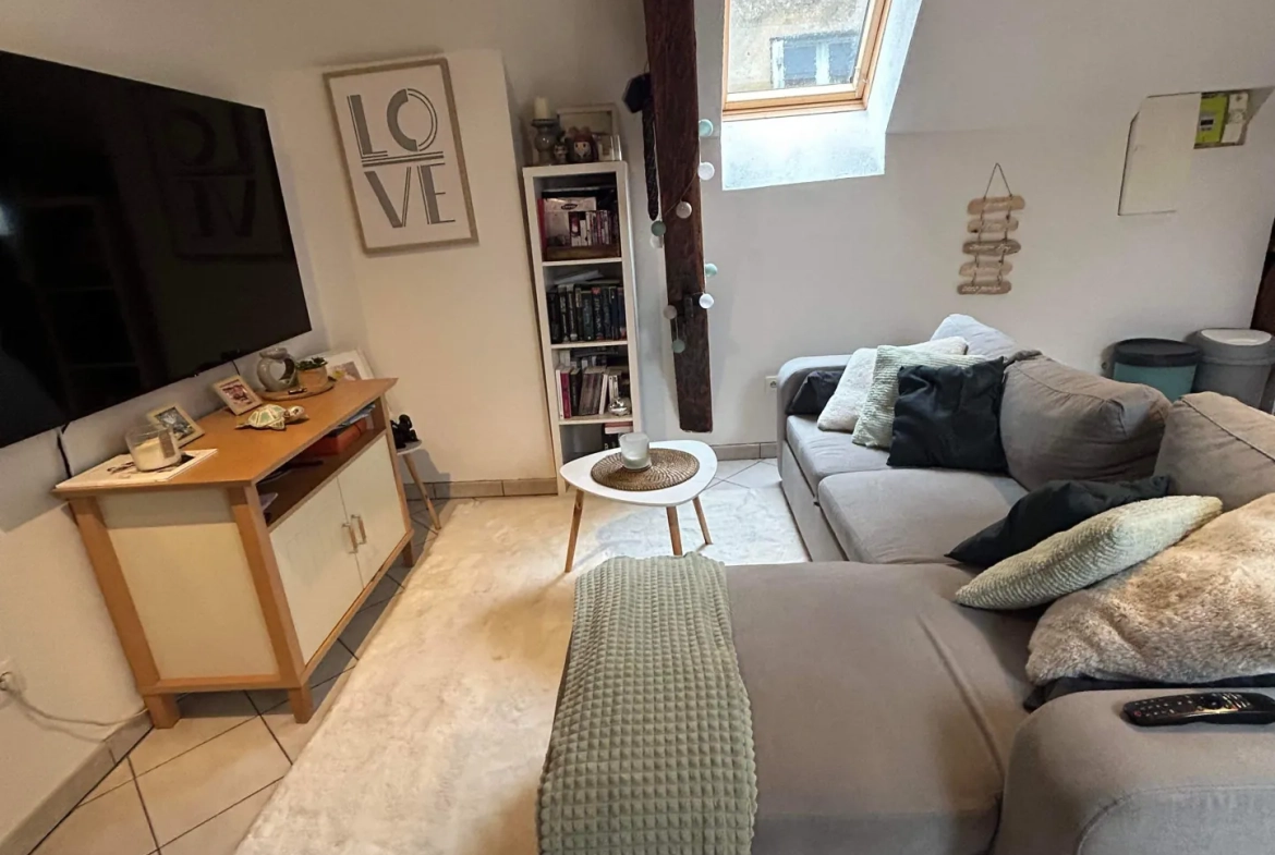 Investissement immobilier à Avallon : immeuble de rapport avec 3 logements en pierre apparente 