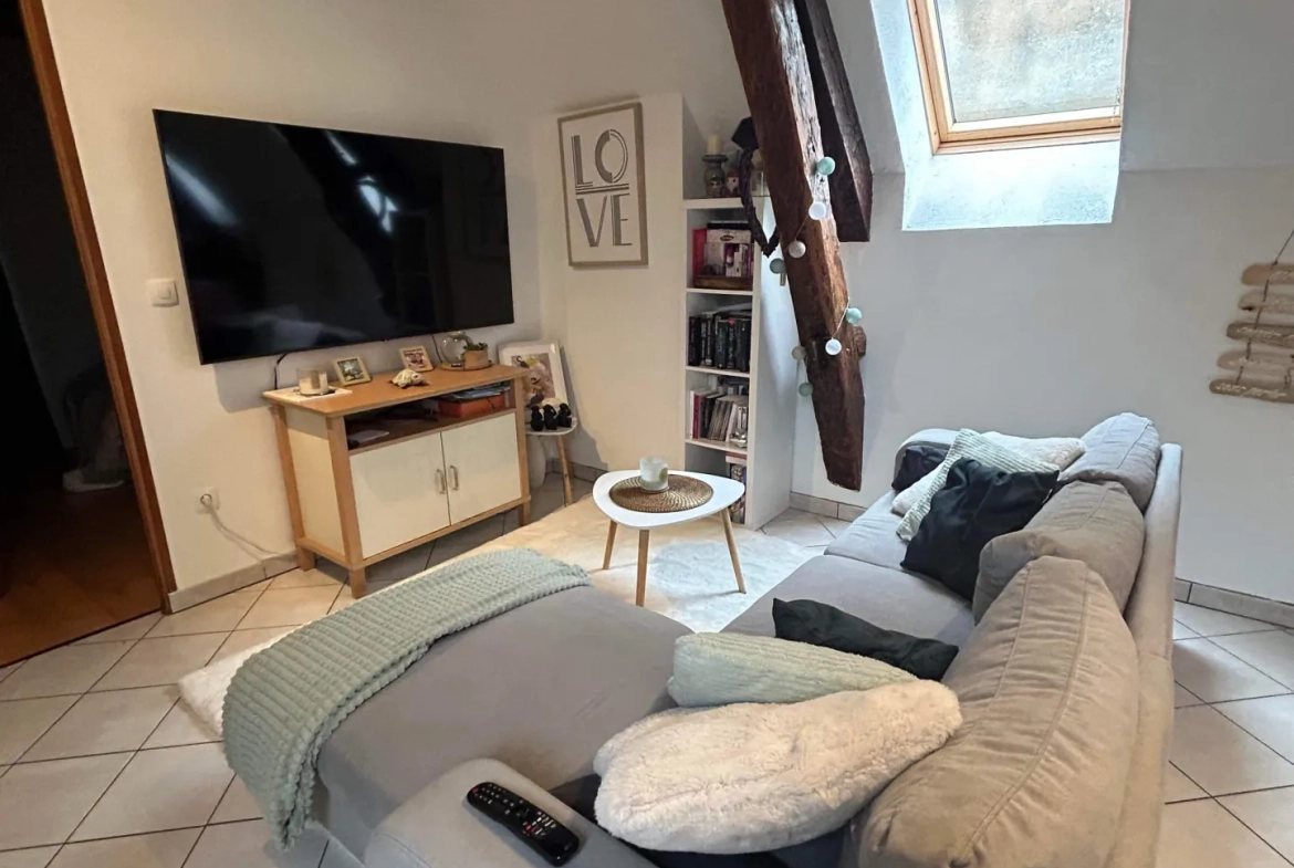 Investissement immobilier à Avallon : immeuble de rapport avec 3 logements en pierre apparente 