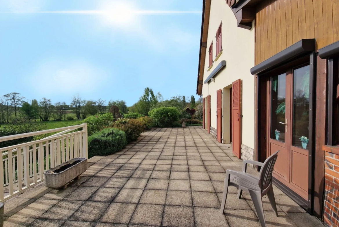 Maison individuelle avec dépendance et grand terrain à Chavannes sur l'étang 
