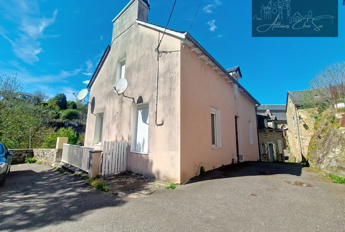 Charmante maison de village avec deux logements et vue panoramique sur le Céor à Cassagnes Begonhes 