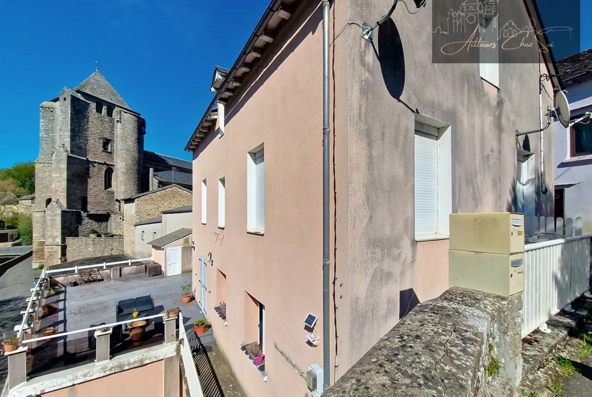 Charmante maison de village avec deux logements et vue panoramique sur le Céor à Cassagnes Begonhes 