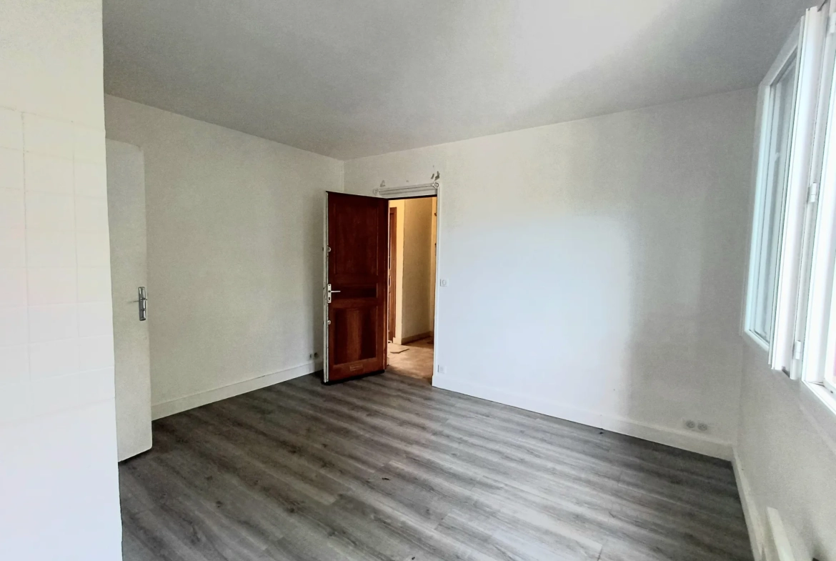 Studio lumineux de 16 m² à Viry-Châtillon proche T12, jardin privé 