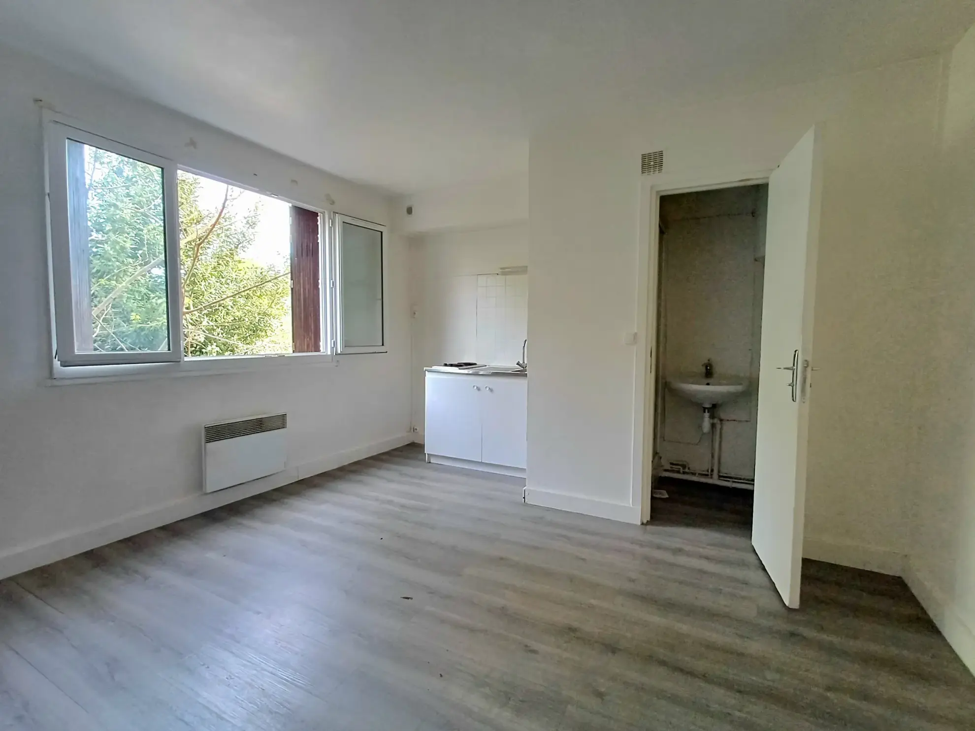 Studio lumineux de 16 m² à Viry-Châtillon proche T12, jardin privé 