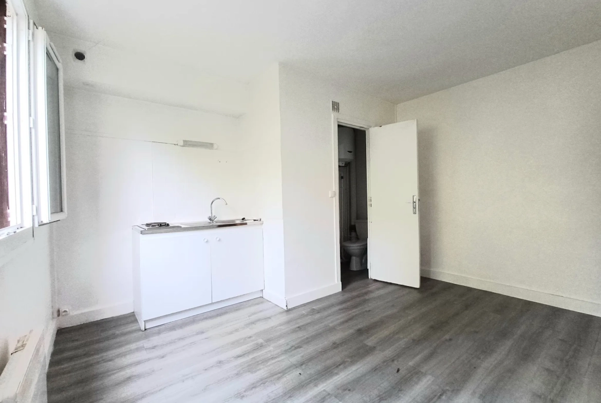 Studio lumineux de 16 m² à Viry-Châtillon proche T12, jardin privé 