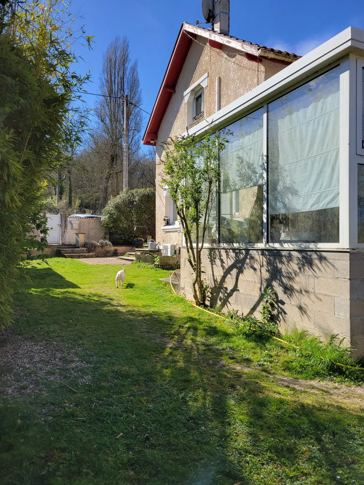 Maison à vendre en Dordogne de 127 m² avec 3 chambres et terrain de 2439 m², DPE B 