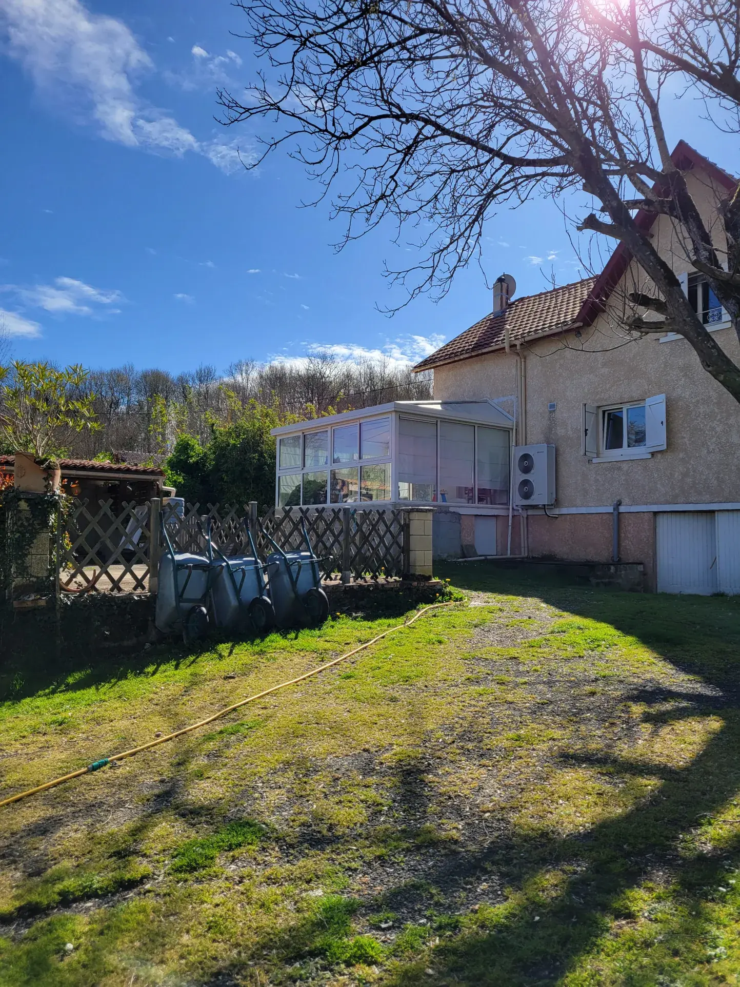 Maison à vendre en Dordogne de 127 m² avec 3 chambres et terrain de 2439 m², DPE B 