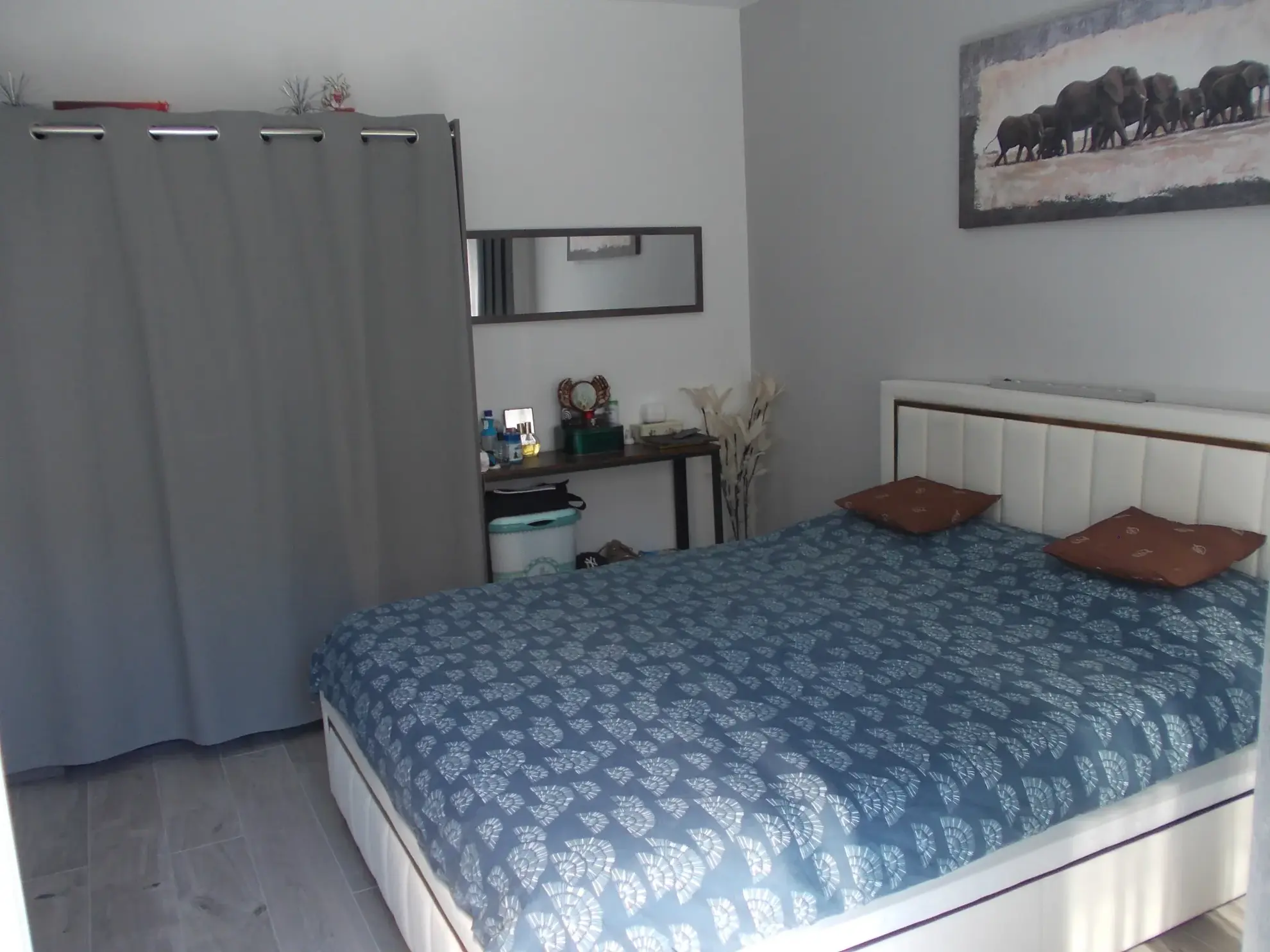 Maison de plain-pied rénovée avec jardin et garages à Châteauneuf-sur-Charente 