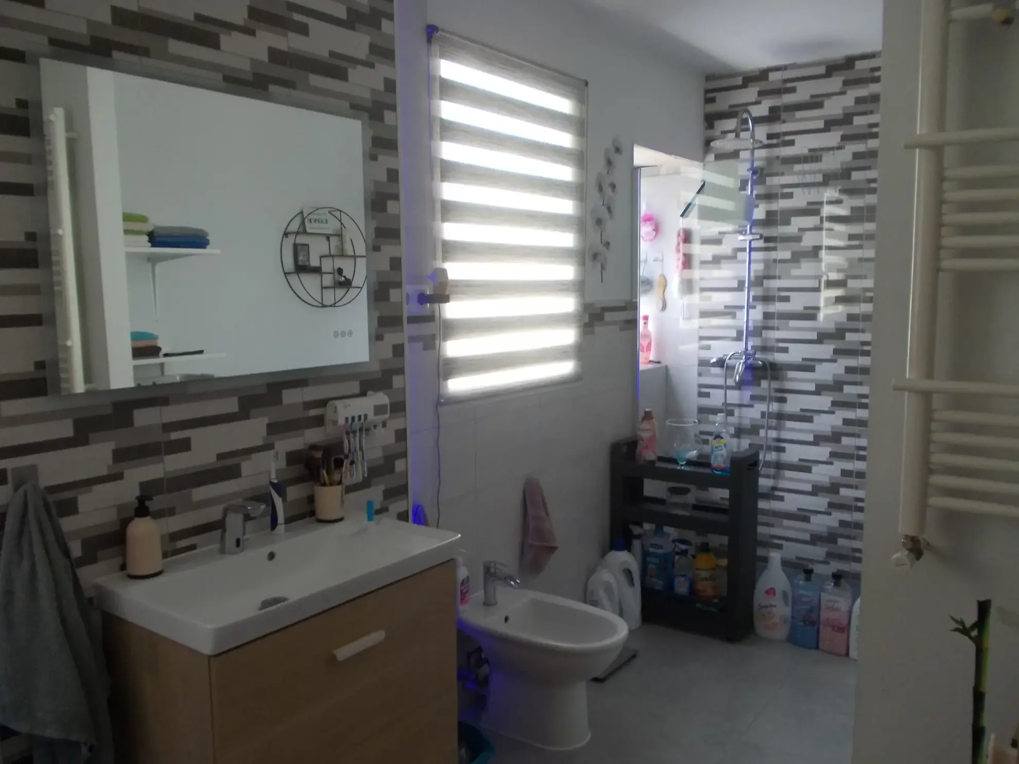 Maison de plain-pied rénovée avec jardin et garages à Châteauneuf-sur-Charente 