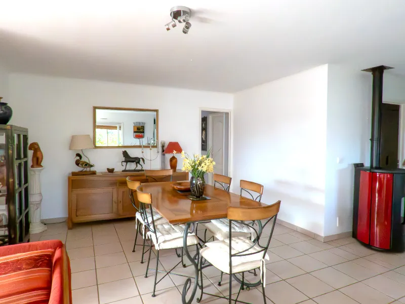 Maison 3 chambres avec véranda et garage à Champ-Saint-Père (85540) 