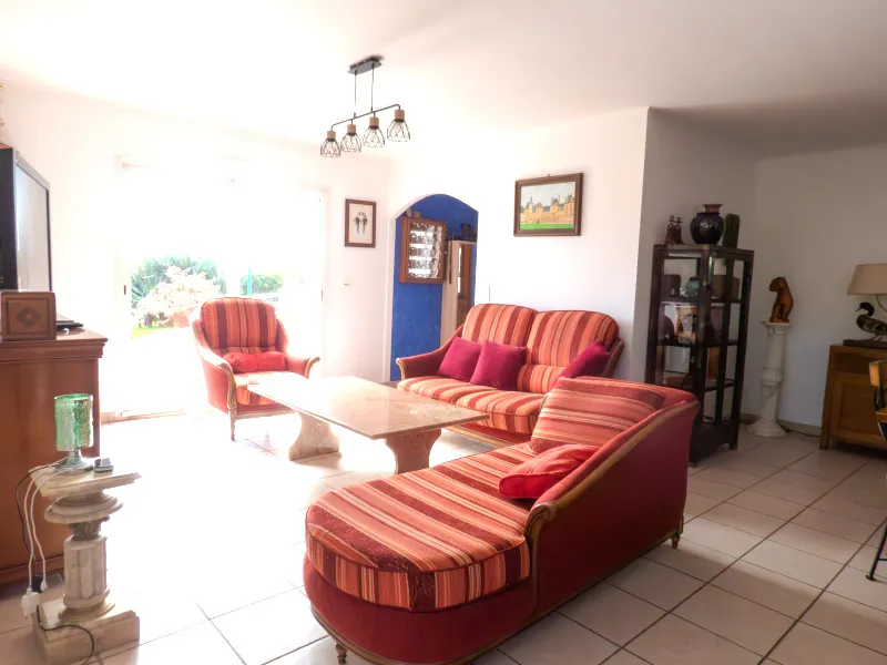 Maison 3 chambres avec véranda et garage à Champ-Saint-Père (85540) 