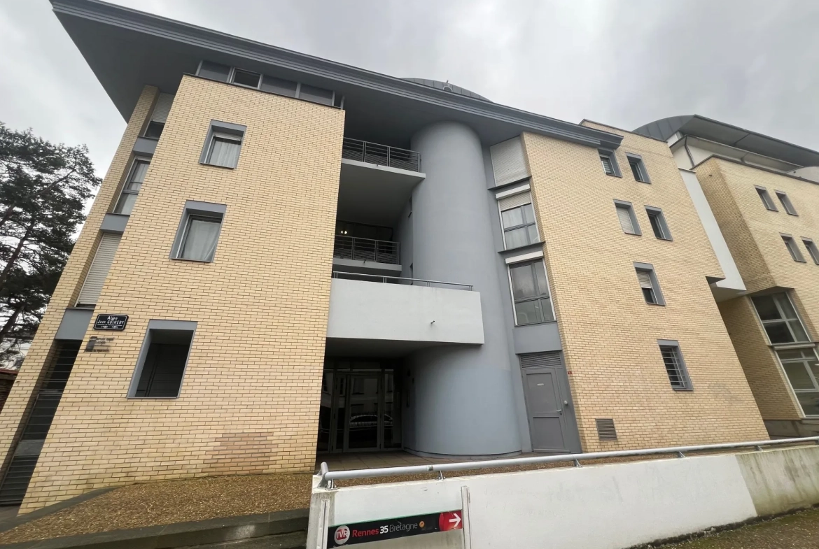 Studio à Rennes dans le centre-ville avec locataire en place - Investissement sûr 