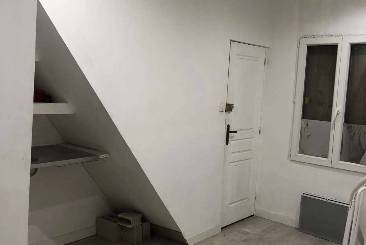 Appartement 2 pièces rénové avec parking près du métro Pierre Marie Curie 