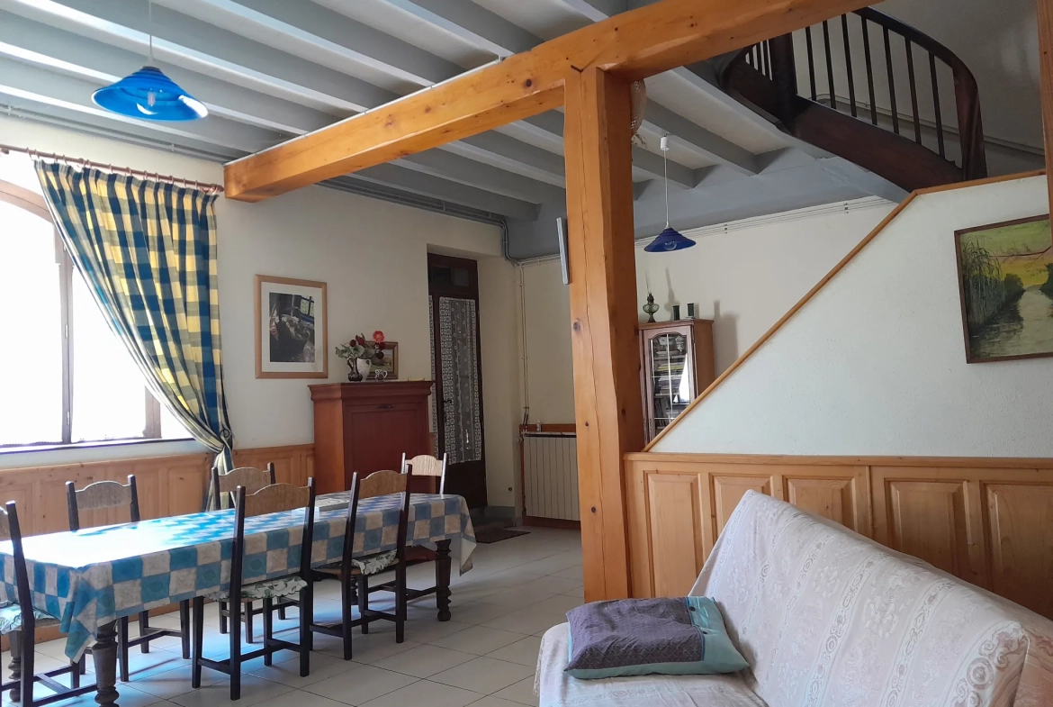 Maison de village authentique avec jardin, gîte et potentiel locatif à Malause 