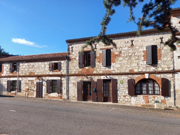 Maison de village authentique avec jardin, gîte et potentiel locatif à Malause