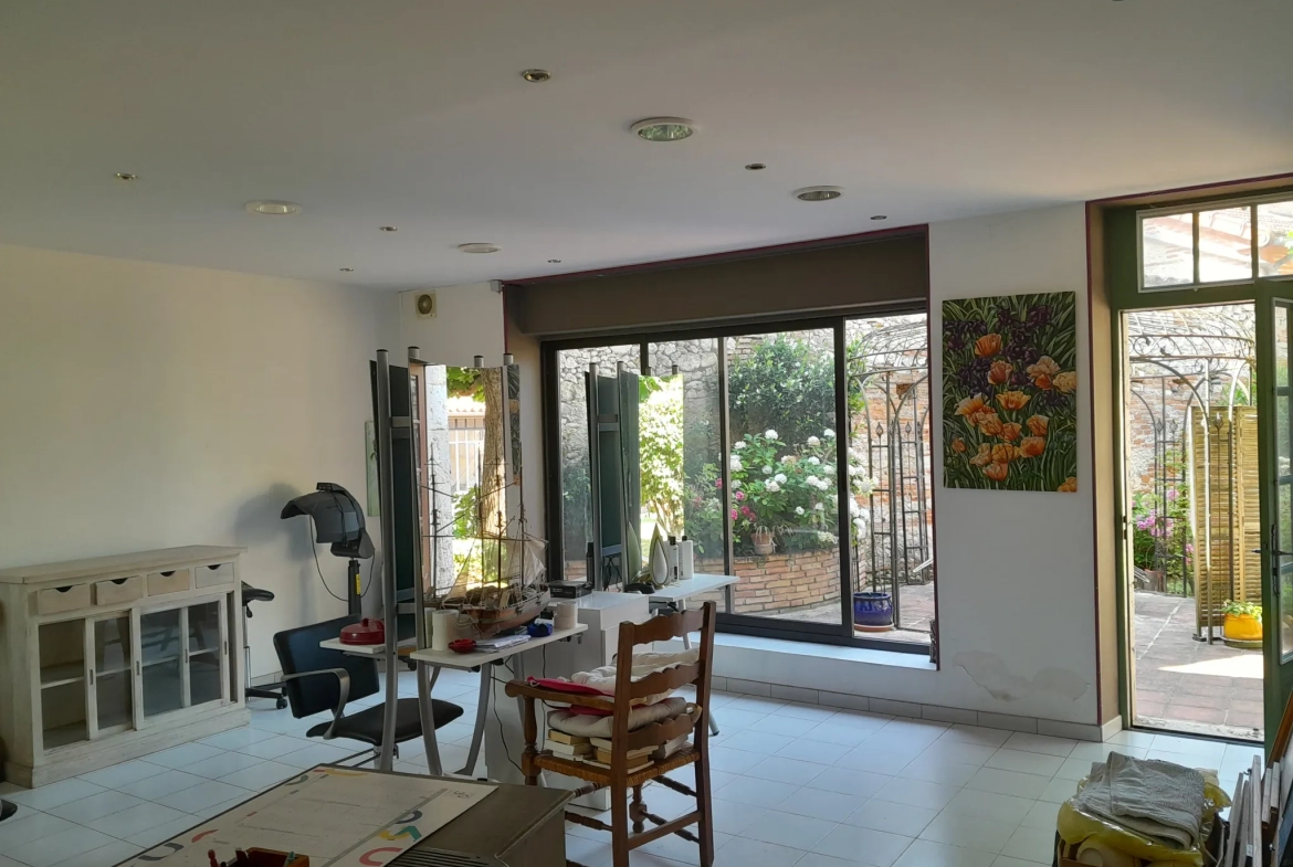 Maison de village authentique avec jardin, gîte et potentiel locatif à Malause 