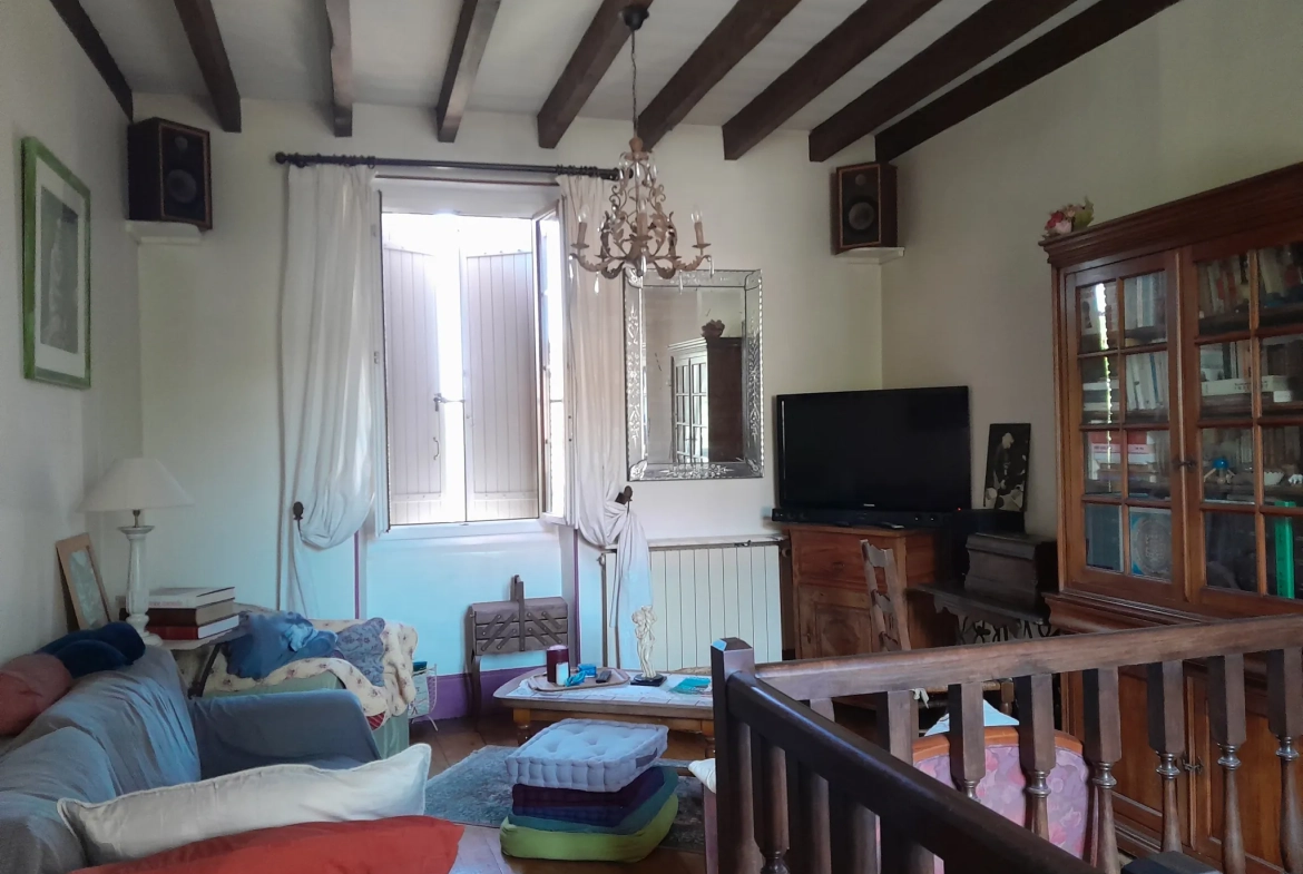 Maison de village authentique avec jardin, gîte et potentiel locatif à Malause 