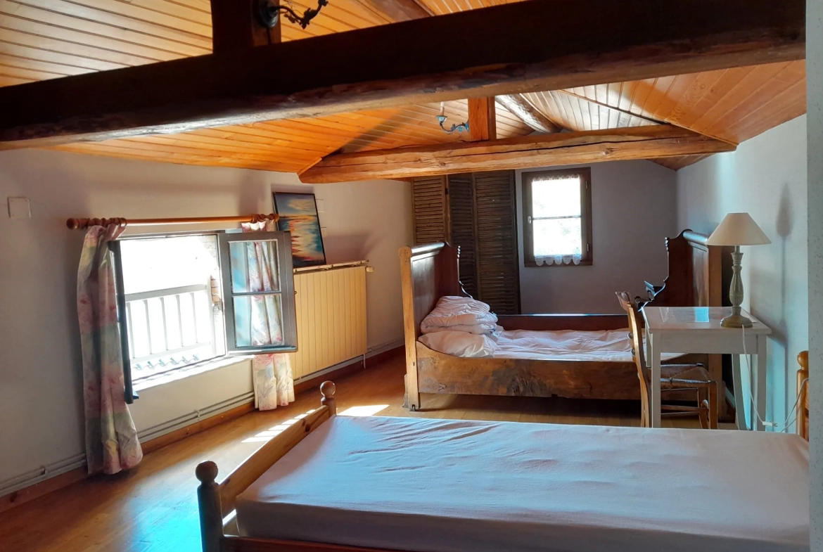 Maison de village authentique avec jardin, gîte et potentiel locatif à Malause 