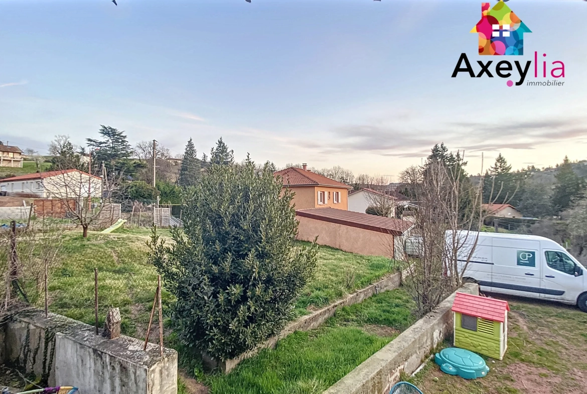 Maison moderne de 3 chambres à vendre au Coteau, terrain de 651 m², proche commodités 