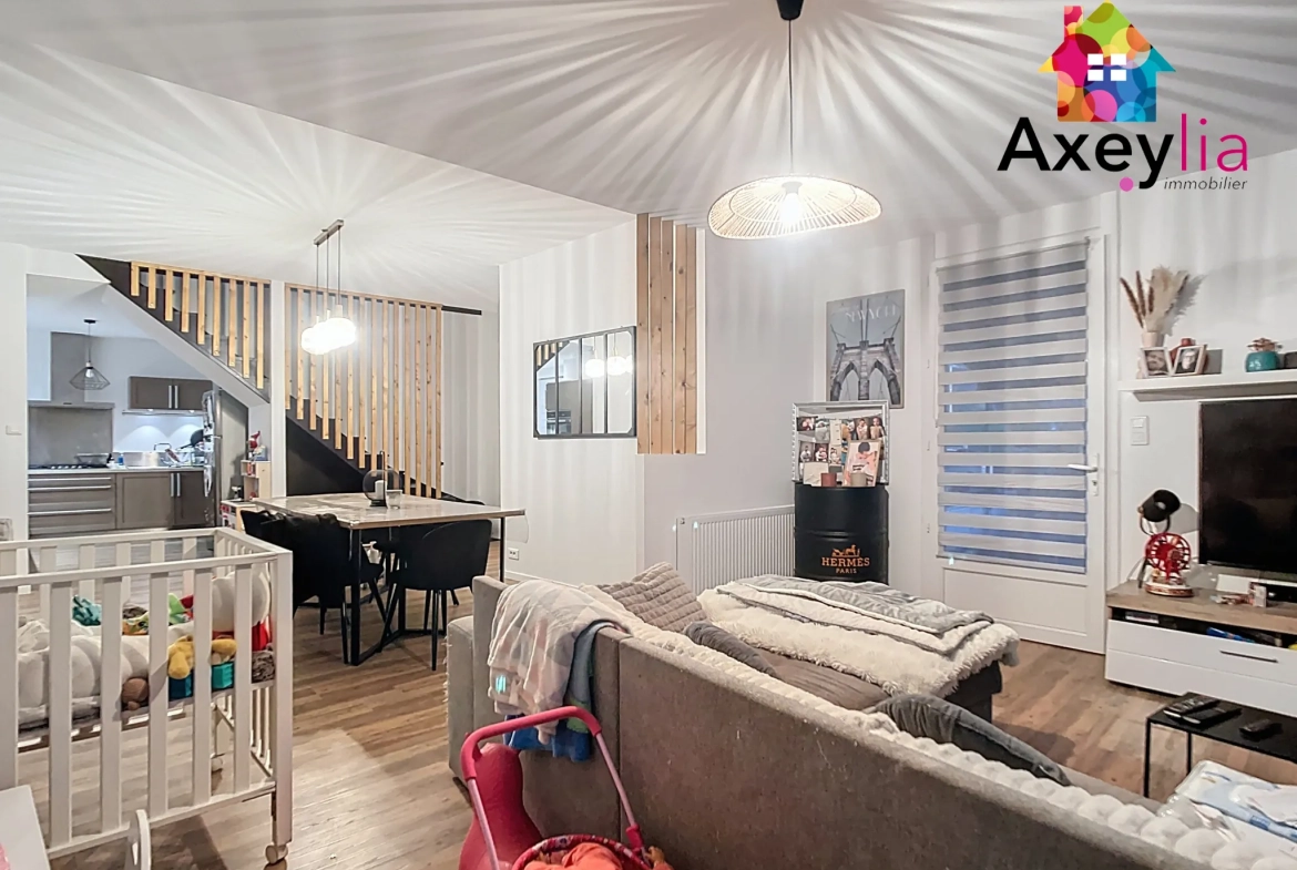 Maison moderne de 3 chambres à vendre au Coteau, terrain de 651 m², proche commodités 