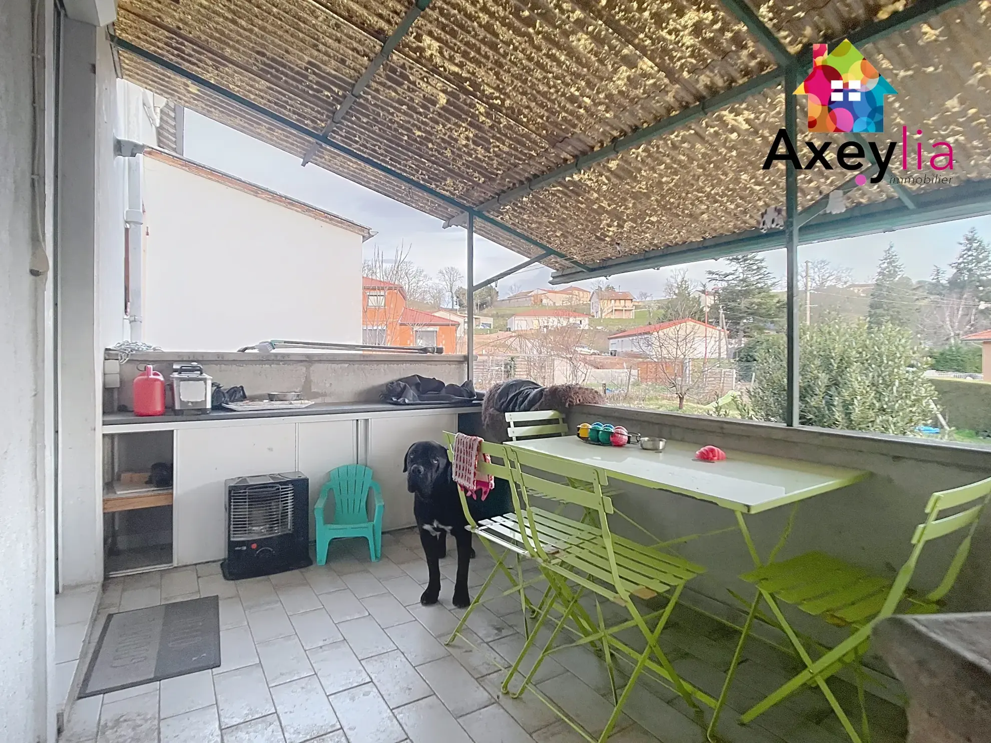 Maison moderne de 3 chambres à vendre au Coteau, terrain de 651 m², proche commodités 