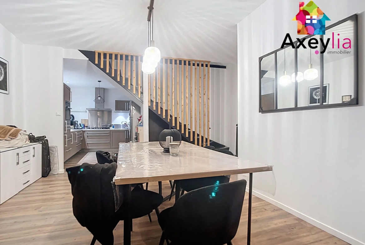 Maison moderne de 3 chambres à vendre au Coteau, terrain de 651 m², proche commodités 