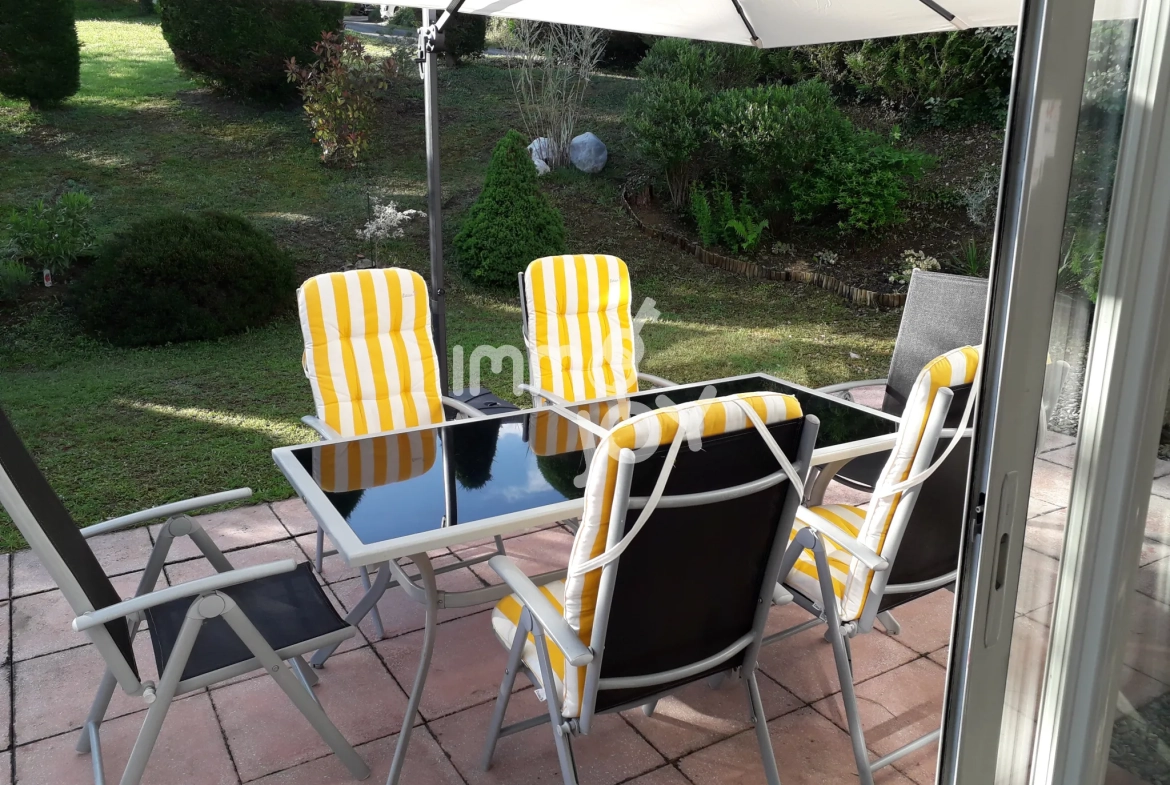 Villa de luxe à Daumazan-sur-Arize avec piscine et services, idéale pour résidence ou investissement locatif 