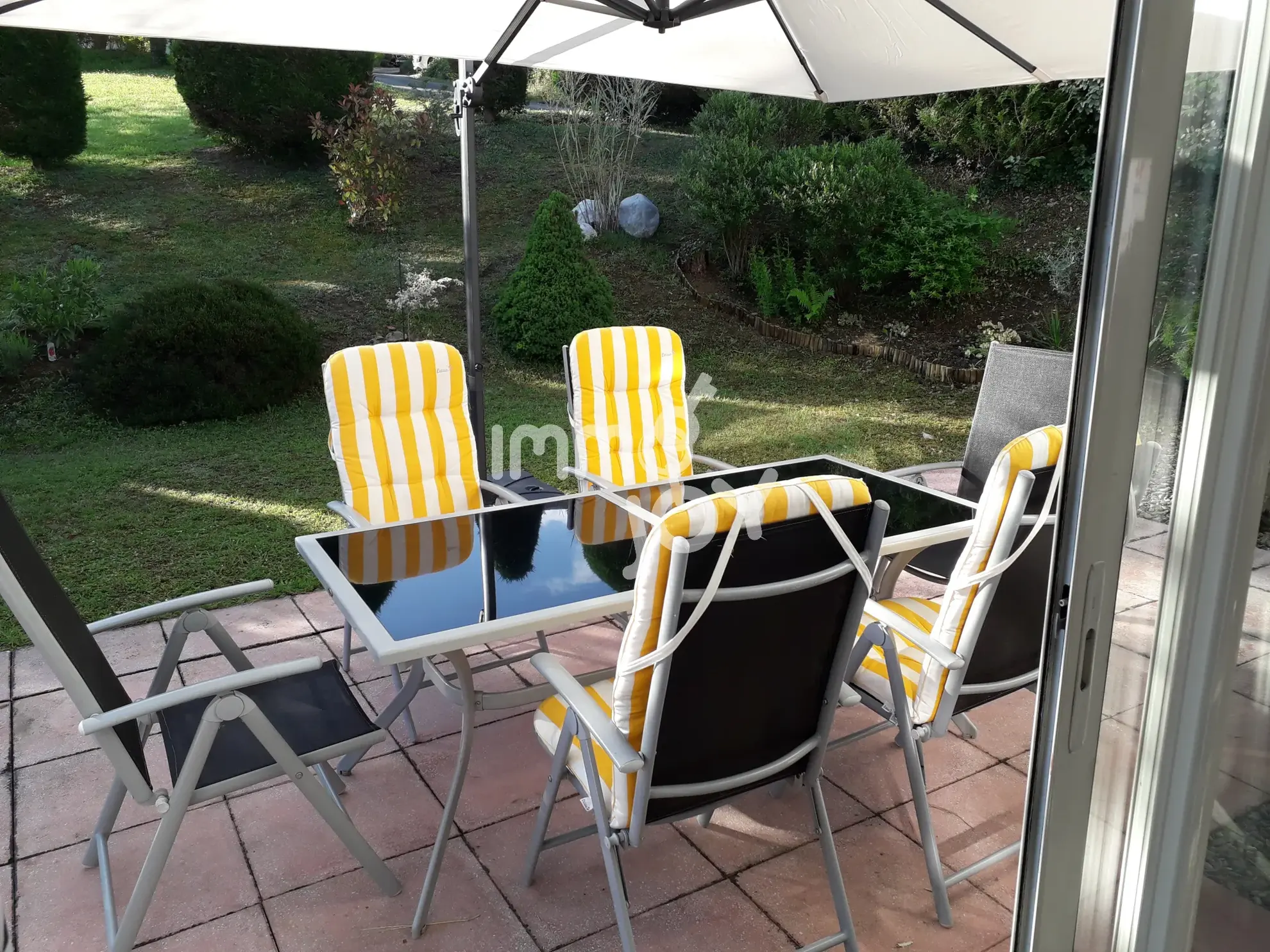 Villa de luxe à Daumazan-sur-Arize avec piscine et services, idéale pour résidence ou investissement locatif 