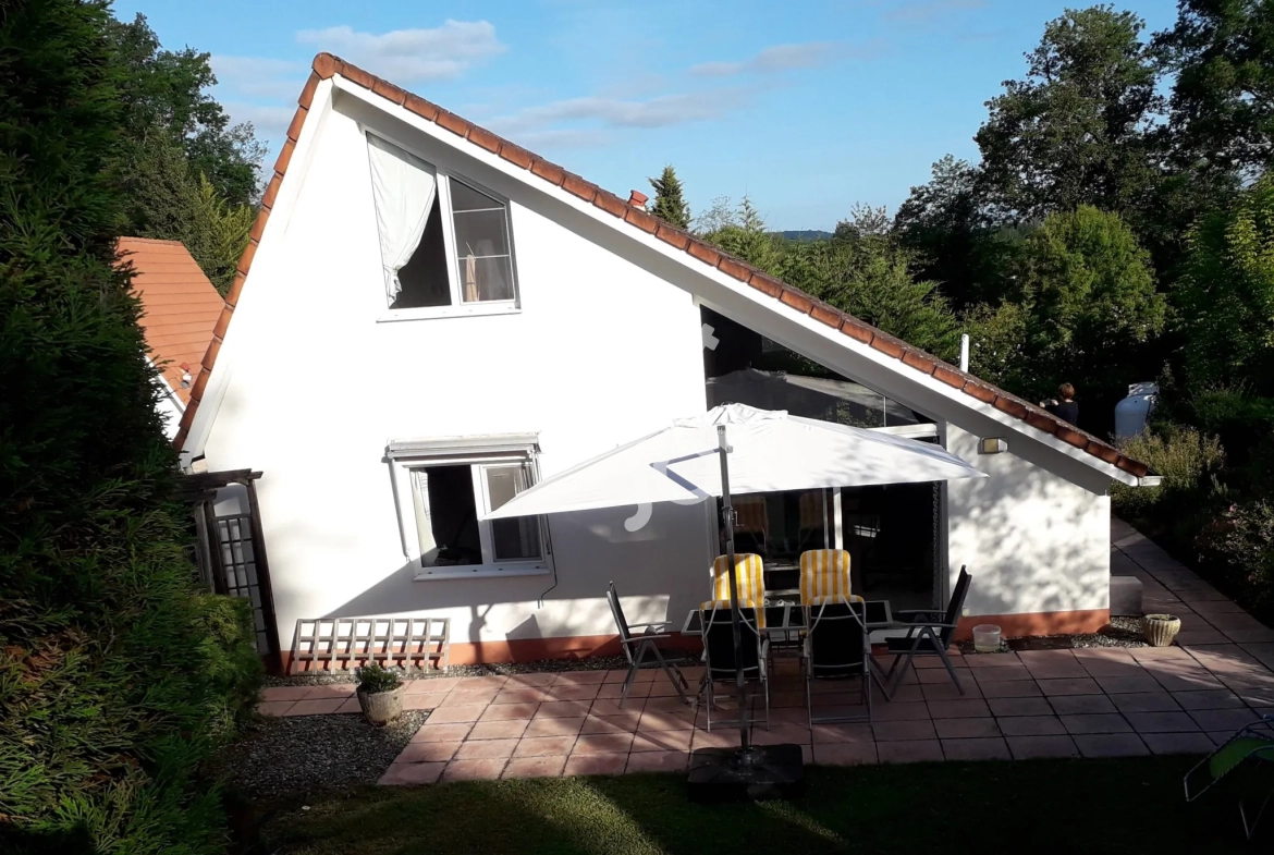 Villa de luxe à Daumazan-sur-Arize avec piscine et services, idéale pour résidence ou investissement locatif 
