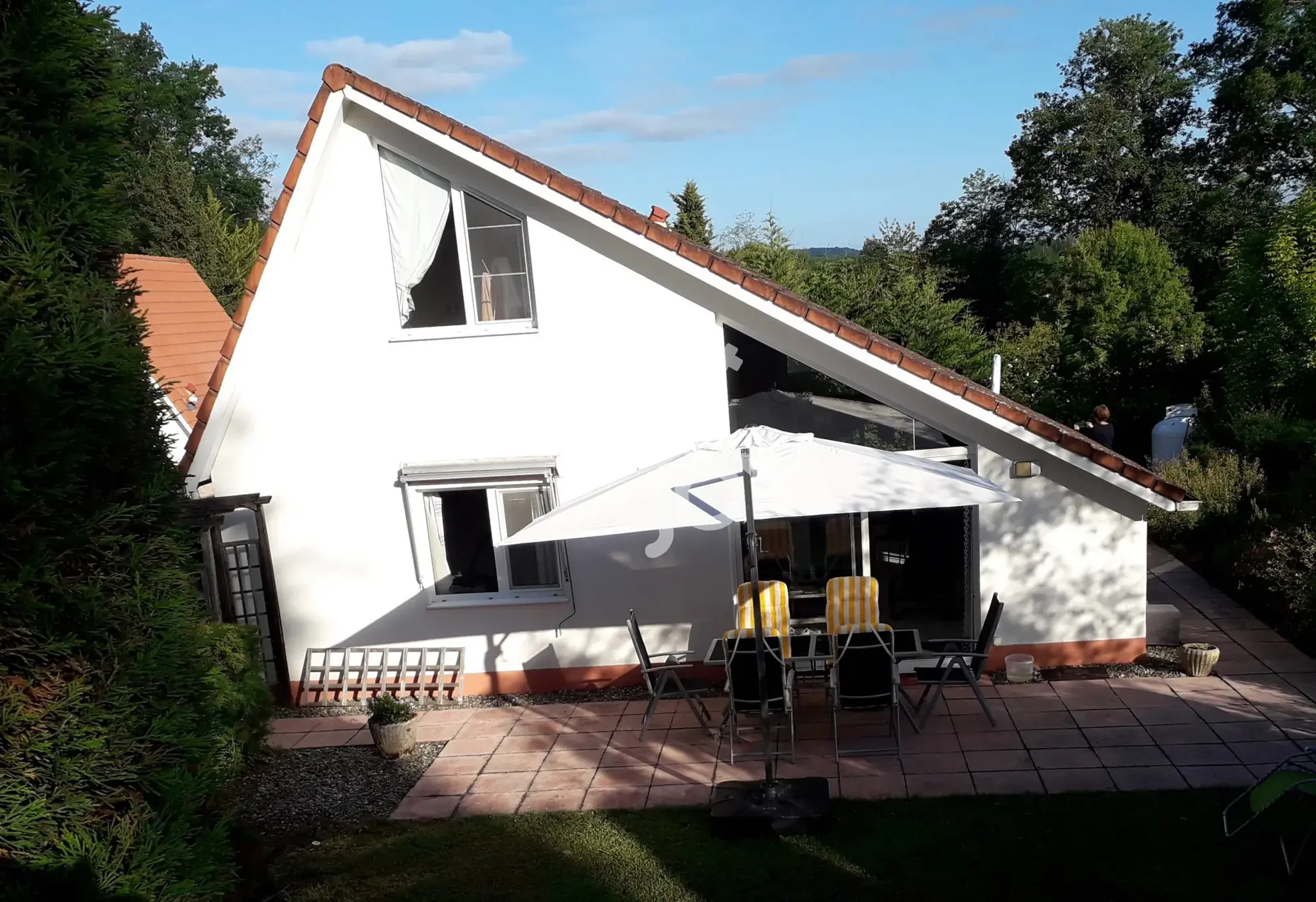 Villa de luxe à Daumazan-sur-Arize avec piscine et services, idéale pour résidence ou investissement locatif 
