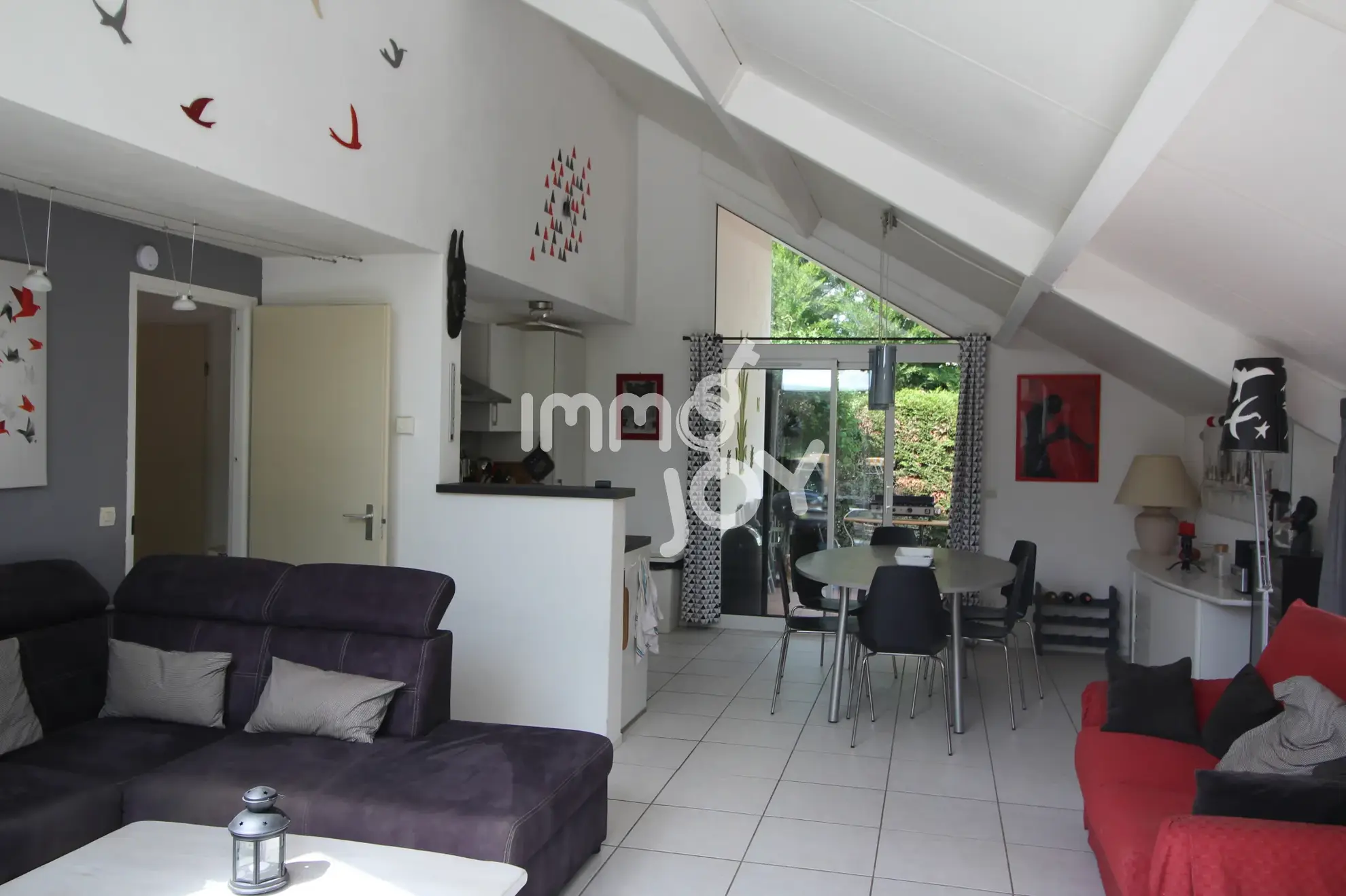 Villa de luxe à Daumazan-sur-Arize avec piscine et services, idéale pour résidence ou investissement locatif 